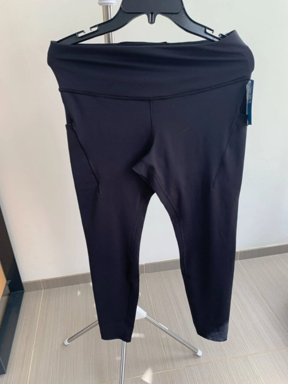 High-Waisted Performance Cropped Leggings Black Size M